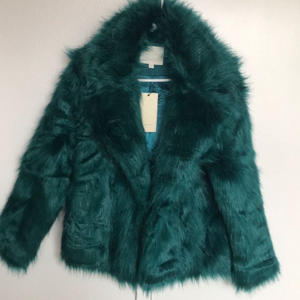 Lucy & Vera Green/Blue Faux Fur Short Coat. SizeXS
